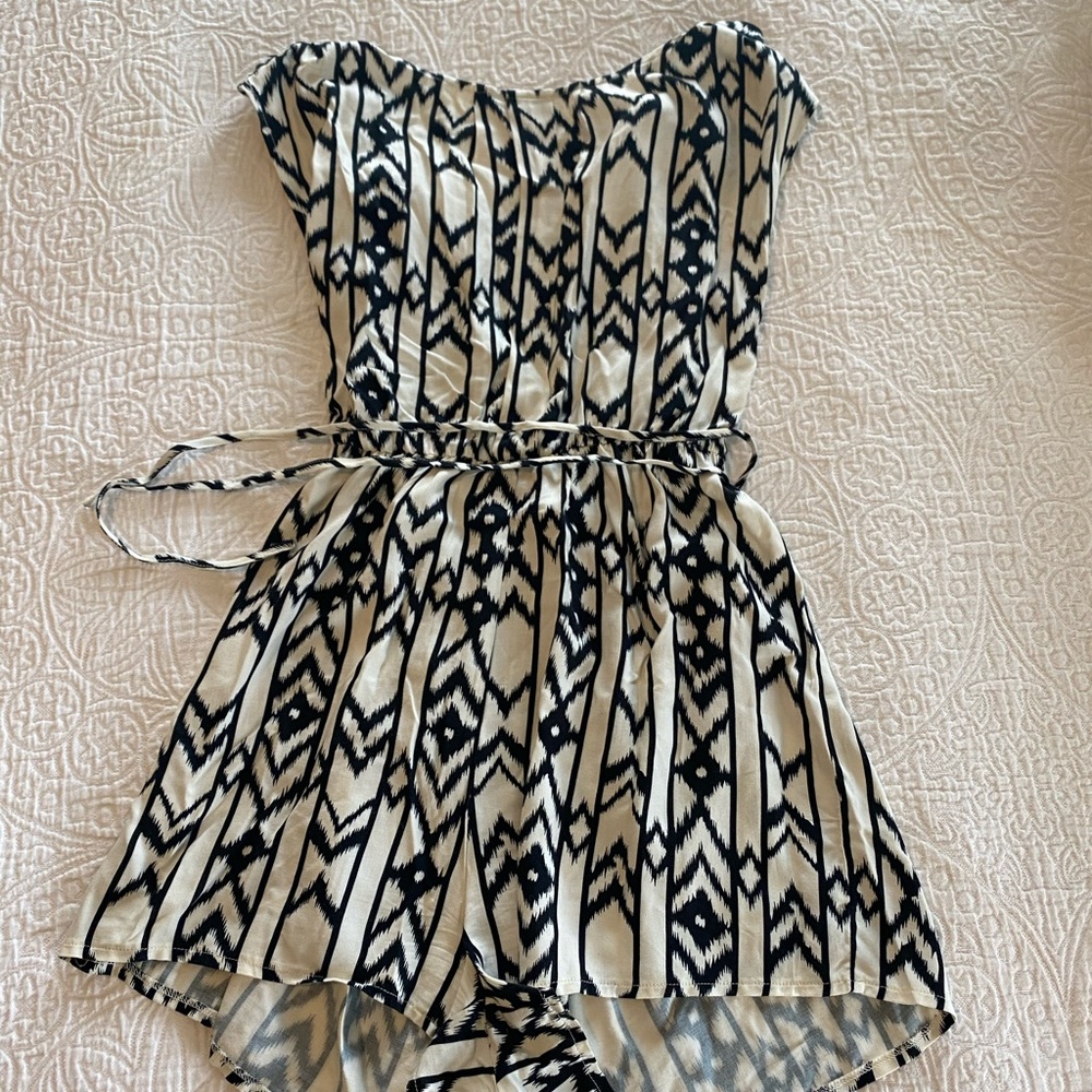 Gianni Bini Open Back Romper Small